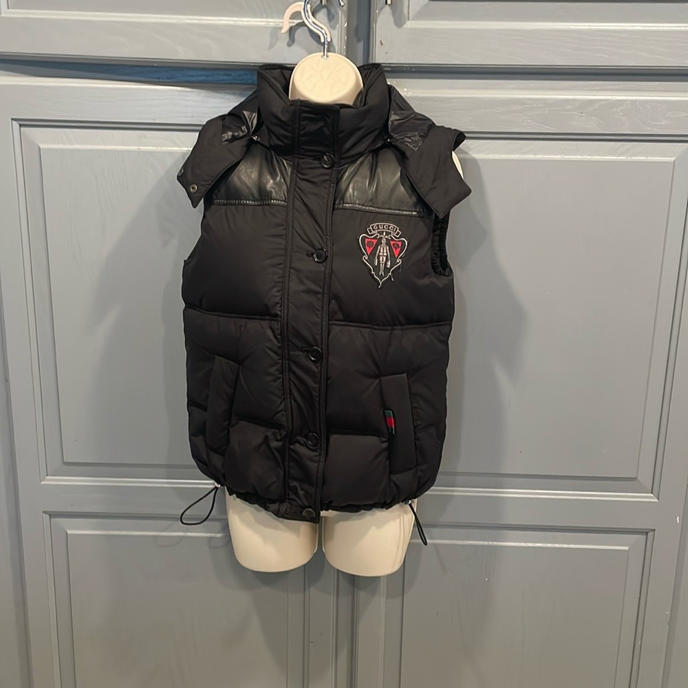 Gucci Equestrian puffer vest with detachable hood